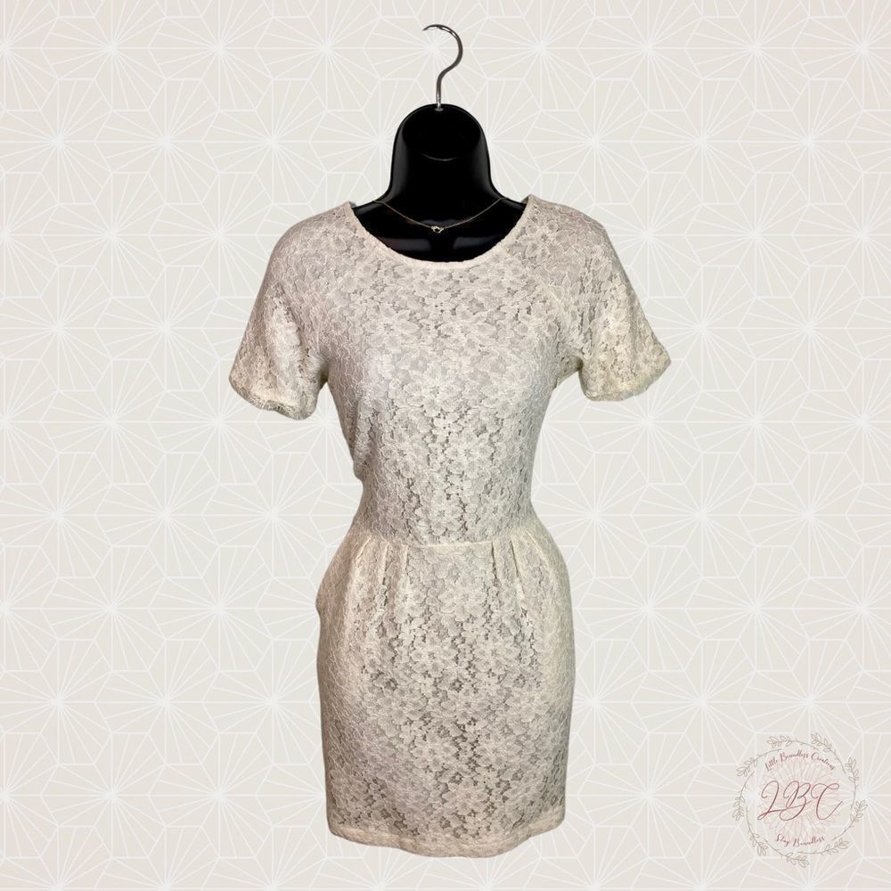 DV Dolce Vita Lace White Dress with Pockets Open Back Size Medium